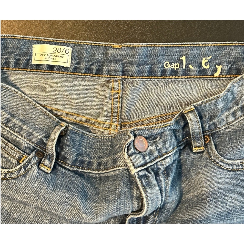 Gap 1969 Sexy Boyfriend Denim Shorts Light Wash Distressed Cuffed Size 28 6 - Picture 2 of 9